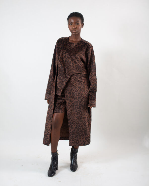 Robe+short-leop